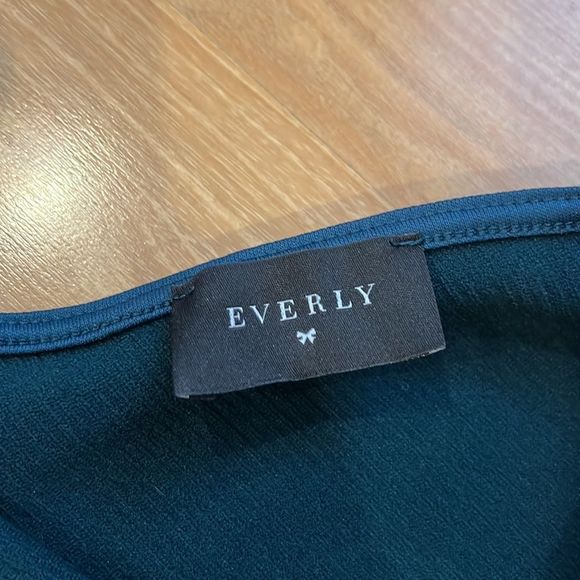 Everly Dark Green V-Back Ribbed Knit Bodycon Mini Dress Medium - Picture 5 of 10